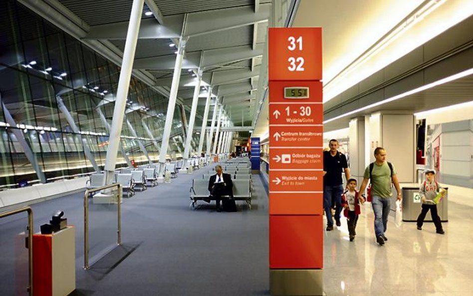 Lotnisko Chopina to największy port w Polsce. W 2012 r. lotnisko ma odprawić ponad 9,4 mln pasażerów