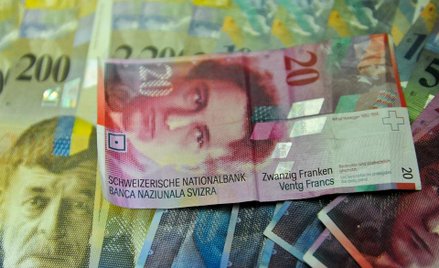 Szef szwajcarskiego banku centralnego pokazuje zbyt wiele
