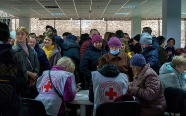 Trwa ewakuacja z Mariupola. Czerwonemu Krzyżowi zakazano dostarczenia leków