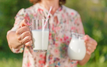 Za litr mleka z ekologicznego gospodarstwa można uzyskać o 30 proc. wyższą cenę