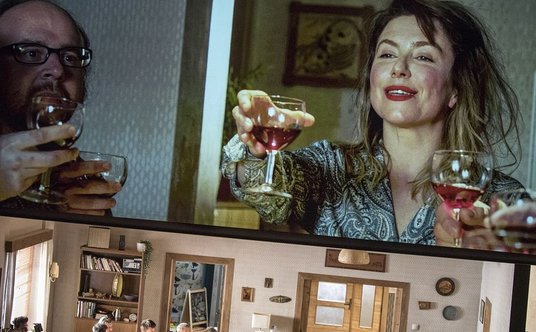 POD PRESJĄ, reż. Maja Kleczewska - W multimedialnym spektaklu Kleczewskiej Sandra Korzeniak stworzył