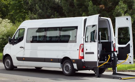 Opodatkowanie VAT gminnych usług transportu door to door