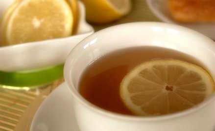 Herbata z cytryną może zawierać szkodliwy składnik