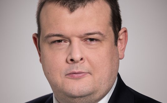 dr Łukasz Karasek radca prawny oraz senior associate w zespole regulacyjnym Rymarz Zdort