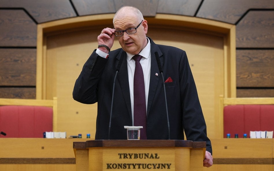 Bogdan Święczkowski to zawodnik wagi ciężkiej, ale czas nie gra na ich korzyść – mówi jeden z minist