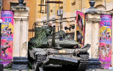 Żołnierze Grupy Wagnera blokują ulicę w centrum Rostowa nad Donem, 24 czerwca 2023 r.
