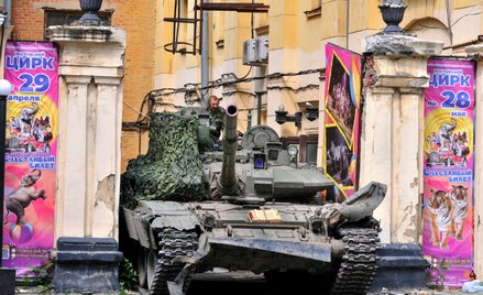 Żołnierze Grupy Wagnera blokują ulicę w centrum Rostowa nad Donem, 24 czerwca 2023 r.