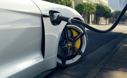 Mocno przyspiesza polski licznik elektromobilności