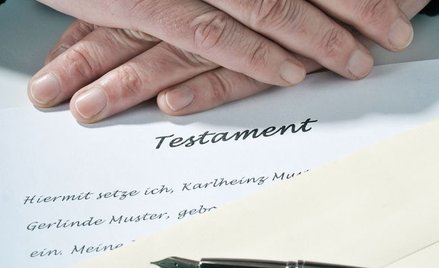 Gmina zapłaci za pomyłkę urzędników stanu cywilnego przy spisaniu testamentu ustnego
