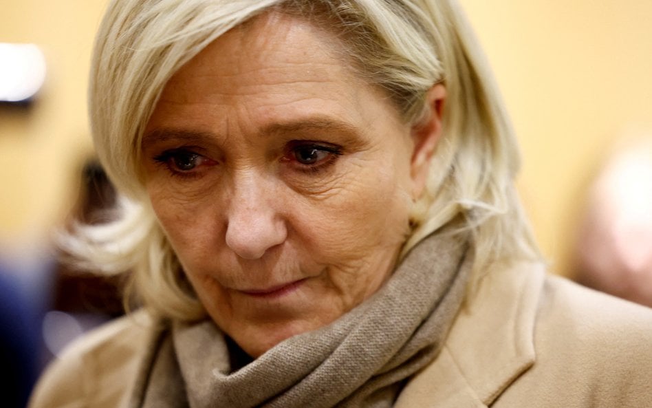 Kryzys polityczny w Francji. Marine Le Pen dobija premiera Michela Barniera