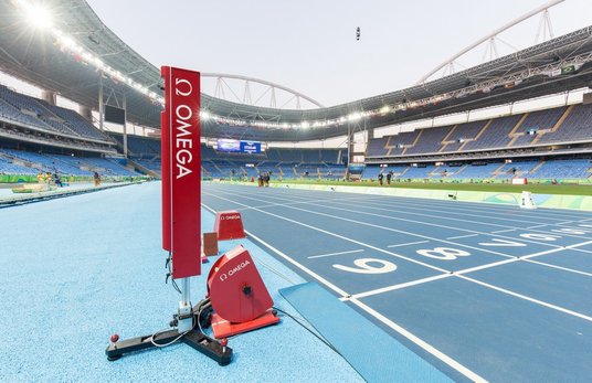 Fotofinisz okazał się niezbędny podczas tegorocznego finału biegu na 100 metrów mężczyzn.