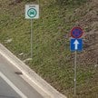 Znak Strefy Czystego Transportu na Trasie Łazienkowskiej w Warszawie