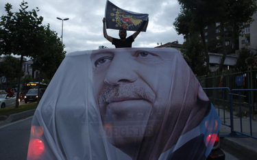 Turcja: Zwycięstwo Erdogana umocniło lirę