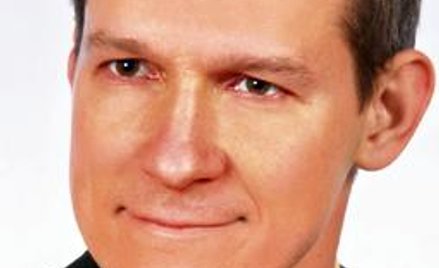 Krzysztof Burnos jest członkiem Komisji ds. Współpracy Międzyna- rodowej Krajowej Izby Biegłych Rewi