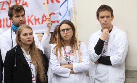 Jakie rozwiązania dla lekarzy rezydentów proponuje Platforma Obywatelska.