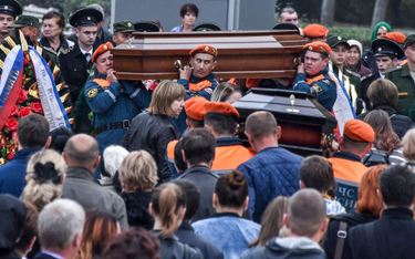 Pogrzeb jednej z 20 ofiar zamachu w Kerczu