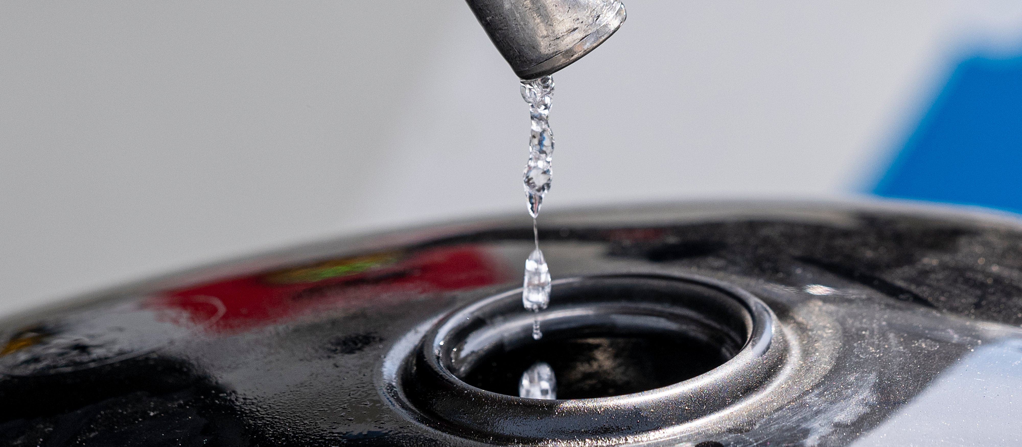 Pekin trafiony i (prawie) zatopiony. Ogranicza zakupy ropy z Rosji