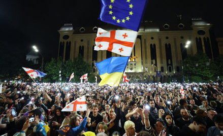 Od wielu dni w Gruzji trwają protesty przeciwko ustawie o agentach. Na zdjęciu Tbilisi 15 maja