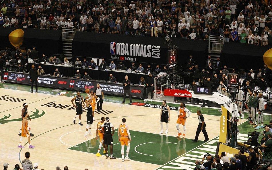 NBA: Milwaukee Bucks mistrzami po 50 latach