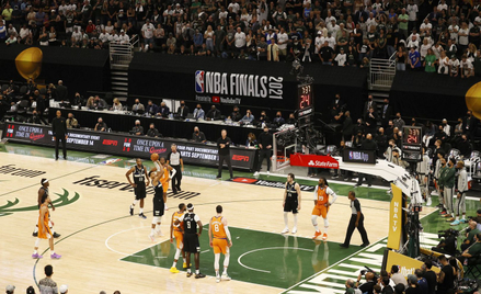 NBA: Milwaukee Bucks mistrzami po 50 latach