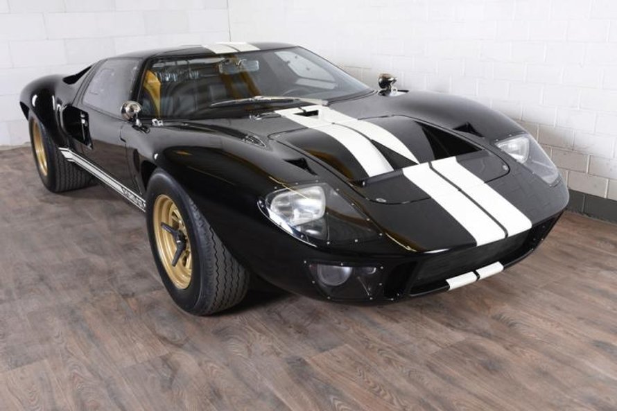 Imponujący samochód jest rzadkością, powstało tylko 146 sztuk, ale na rynku nie brakuje dość udanych