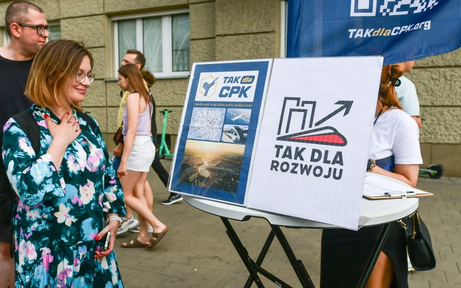 Zbieranie podpisów przez zwolenników budowy CPK. Inicjatywa ruchu społecznego „Tak dla rozwoju” zapo