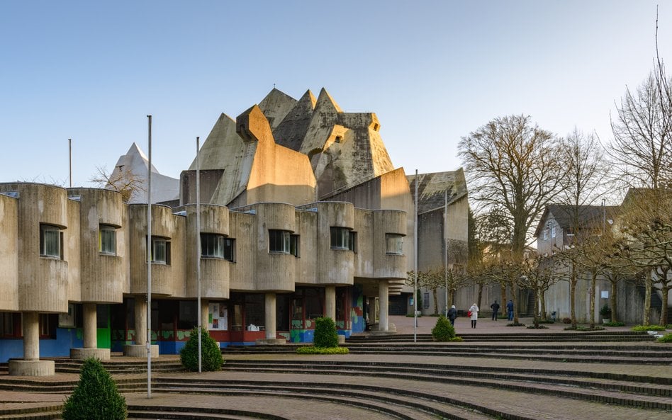 Sanktuarium wybudowano w latach 1966-1968 według projektu Gottfrieda Böhma, zdobywcy „architektonicz