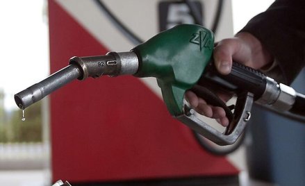 Spadek inflacji wynika w głównej mierze z utrzymującej się rocznej dysproporcji w cenach paliw dla p