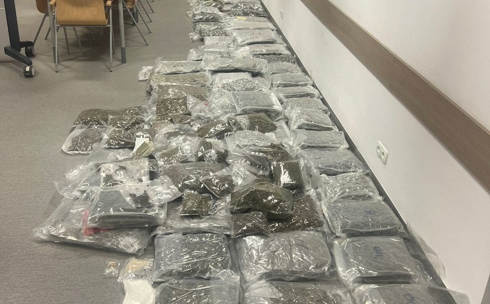 Polijcja ujawniła narkotykowy magazyn w Warszawie. Zabezpieczono 131 kg środków
