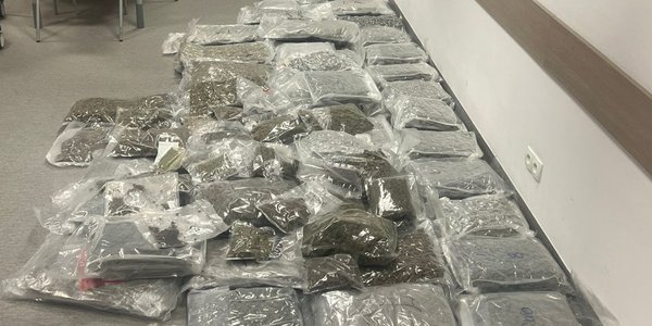 Policja zlikwidowała narkotykowy magazyn na Mokotowie — 131 kg narkotyków