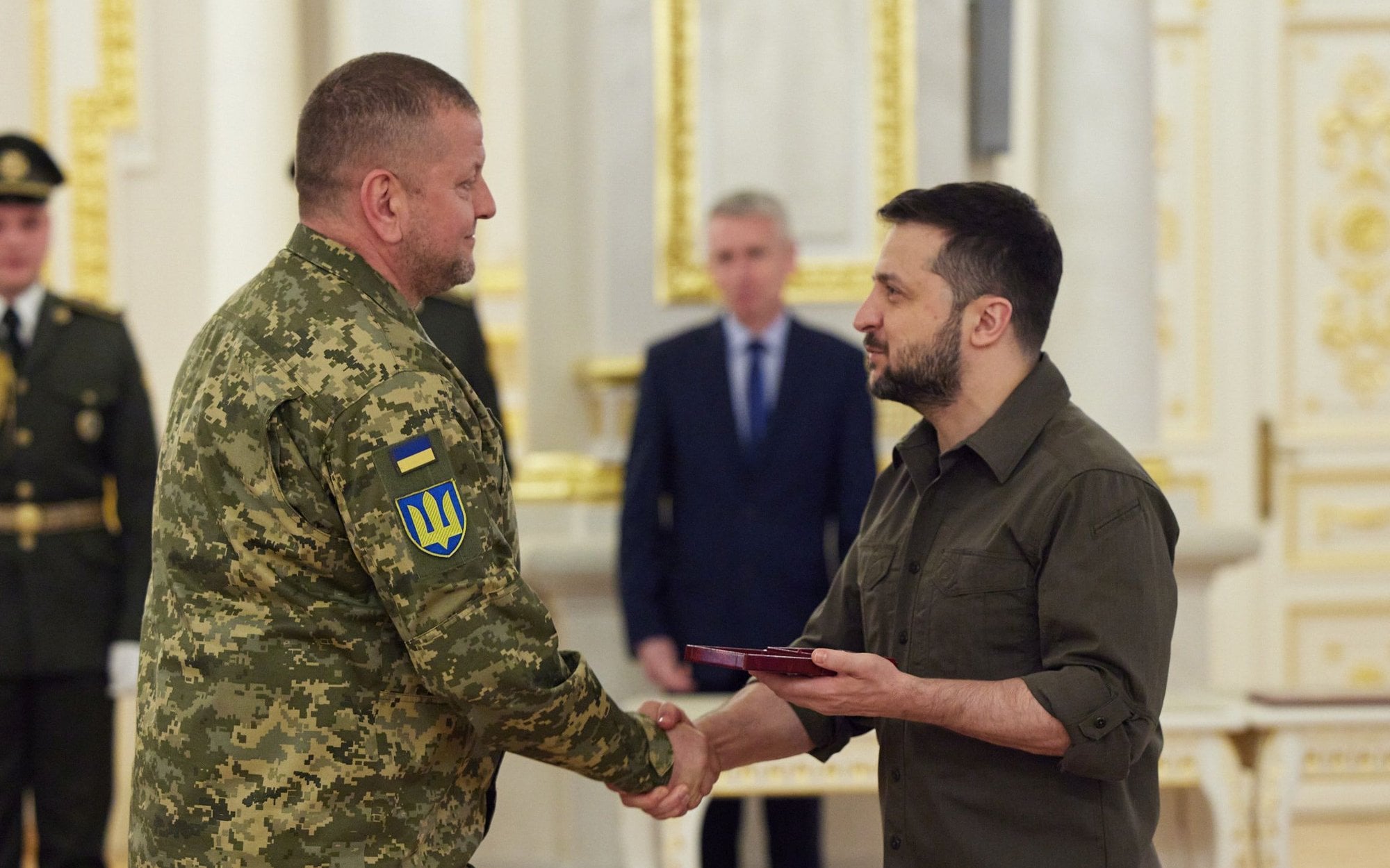 Gen. Wałerij Załużny do Wołodymyra Zełenskiego: Tak, będę kandydował na prezydenta Ukrainy