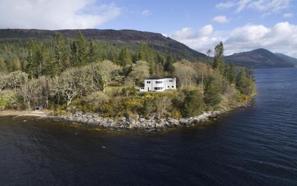 Dom z widokiem na potwora z Loch Ness