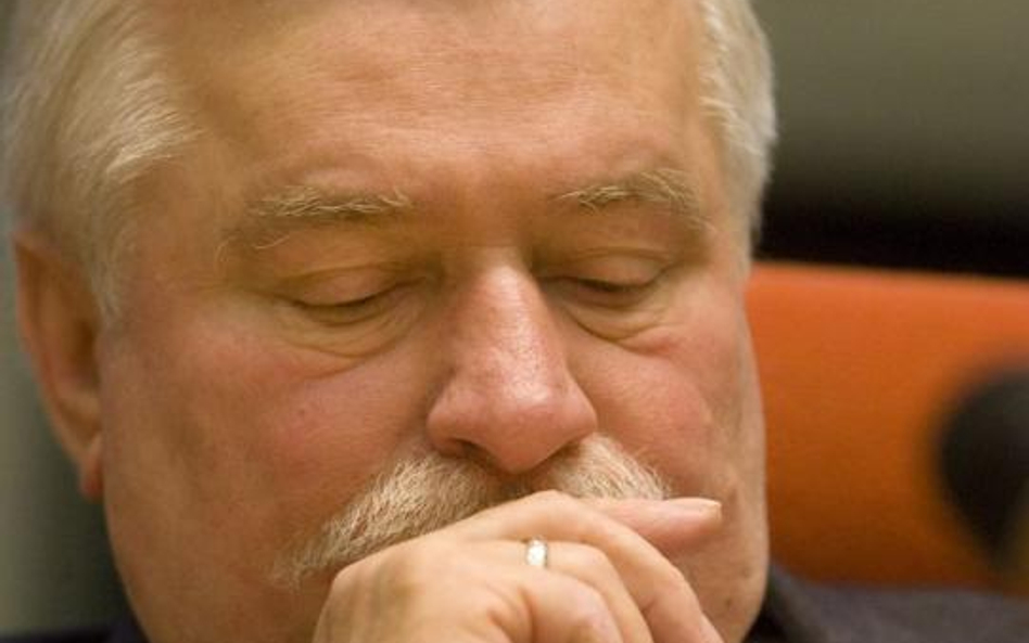 Lech Wałęsa: PO za dużo się wozi, za dużo pozoruje