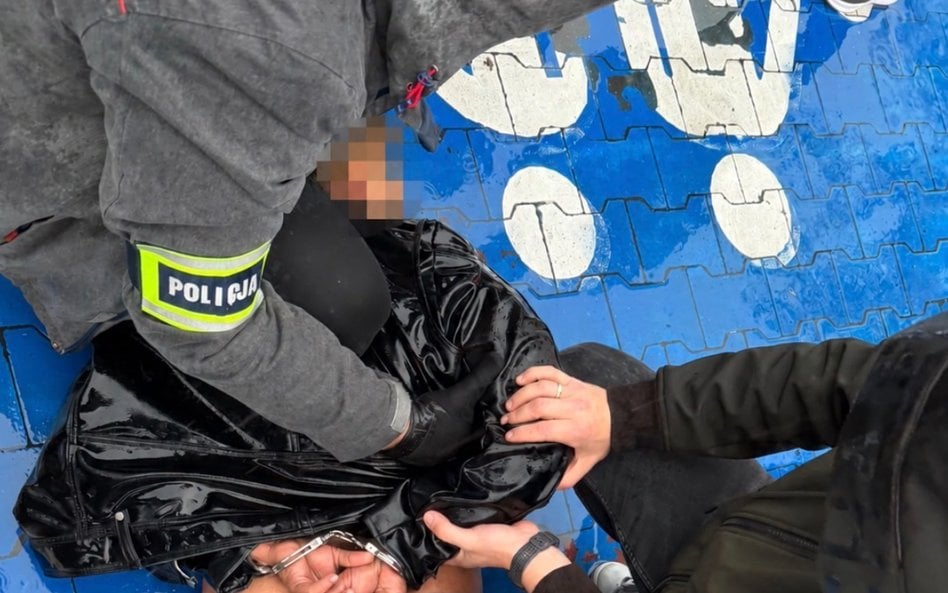Atak nożownika w Warszawie. Obława zakończona sukcesem, ujęto 37-letniego obywatela Indii