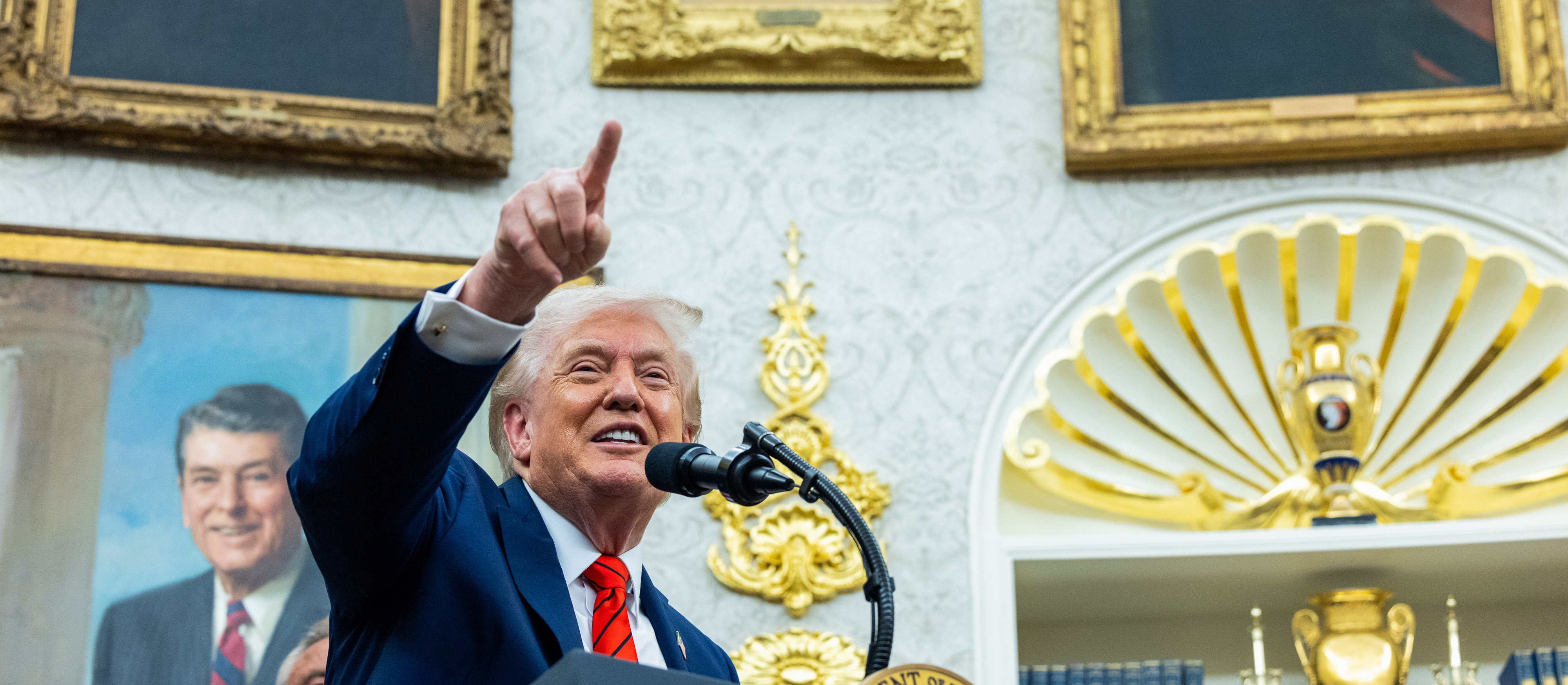 US-China trade war: Donald Trump takes on aviation