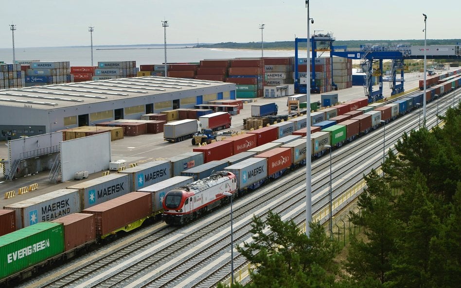 Czy kolej przejmie ładunki z drożejącego transportu drogowego?