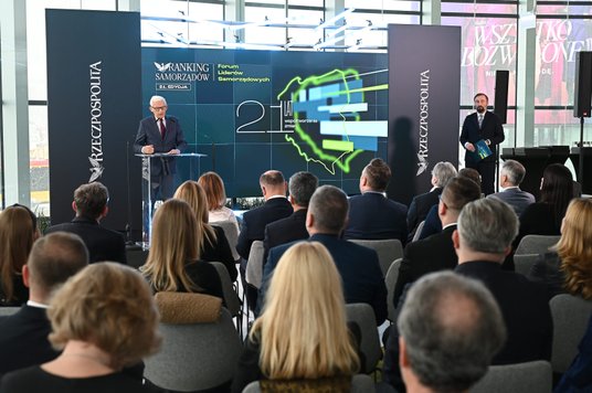 Trzeba budować odporność i poczucie bezpieczeństwa mieszkańców – apelował prof. Jerzy Buzek, były pr