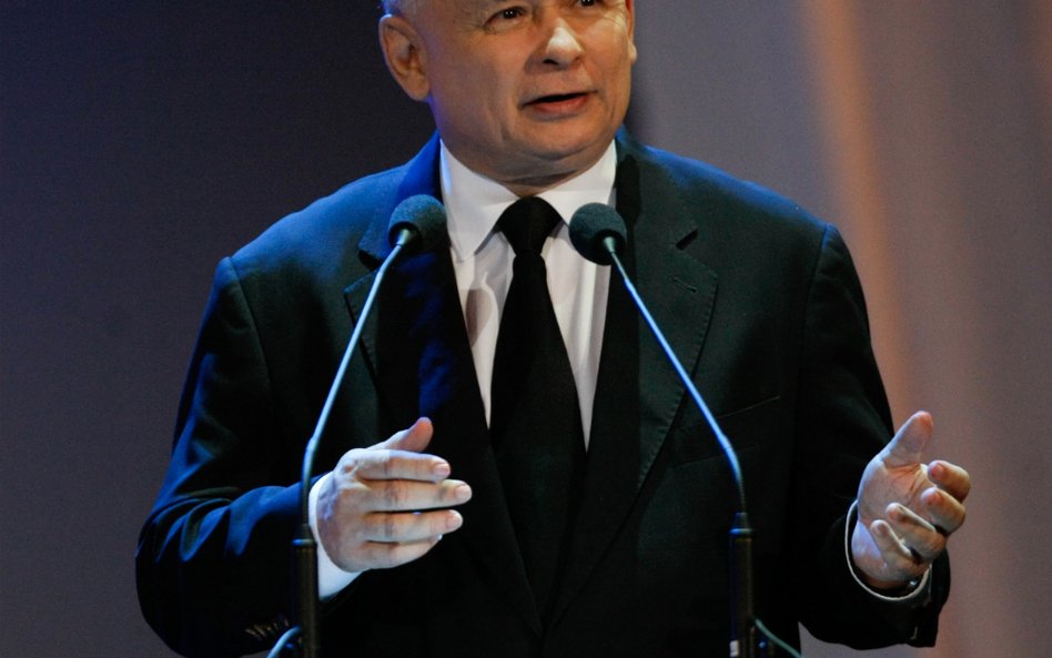 PiS zaprasza do debat u siebie. PO udaje, że nie słyszy i pisze listy