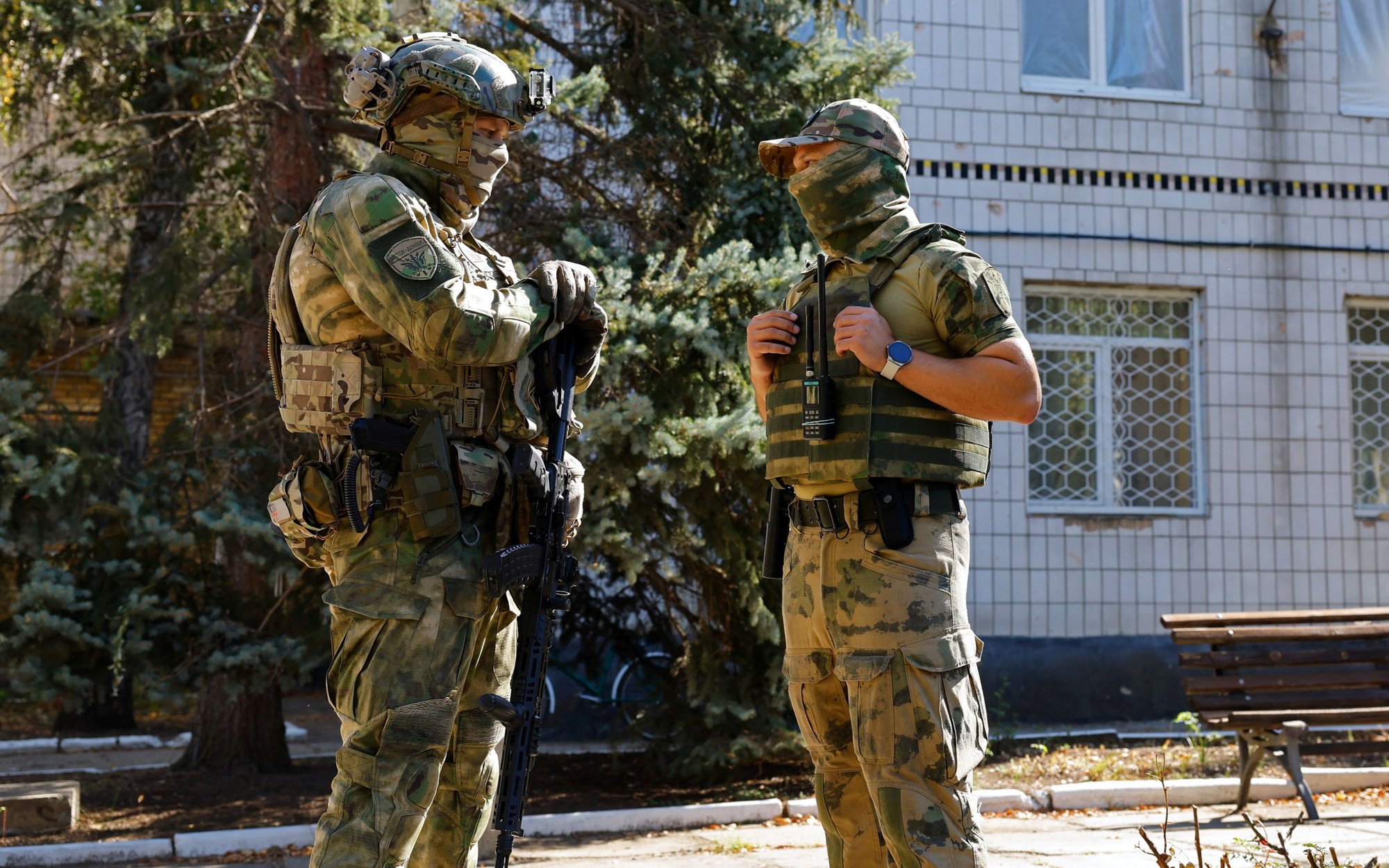 Mimo groźby okrutnych rozpraw rosyjscy żołnierze uciekają z okopów w Ukrainie