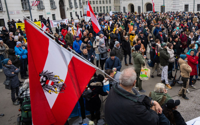 W niedzielę w Wiedniu odbył się protest przeciw obowiązkowym szczepieniom na COVID-19