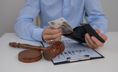 Obecnie sąd z urzędu sprawuje nadzór nad wykonywaniem przez upadłego planu spłaty wierzycieli.