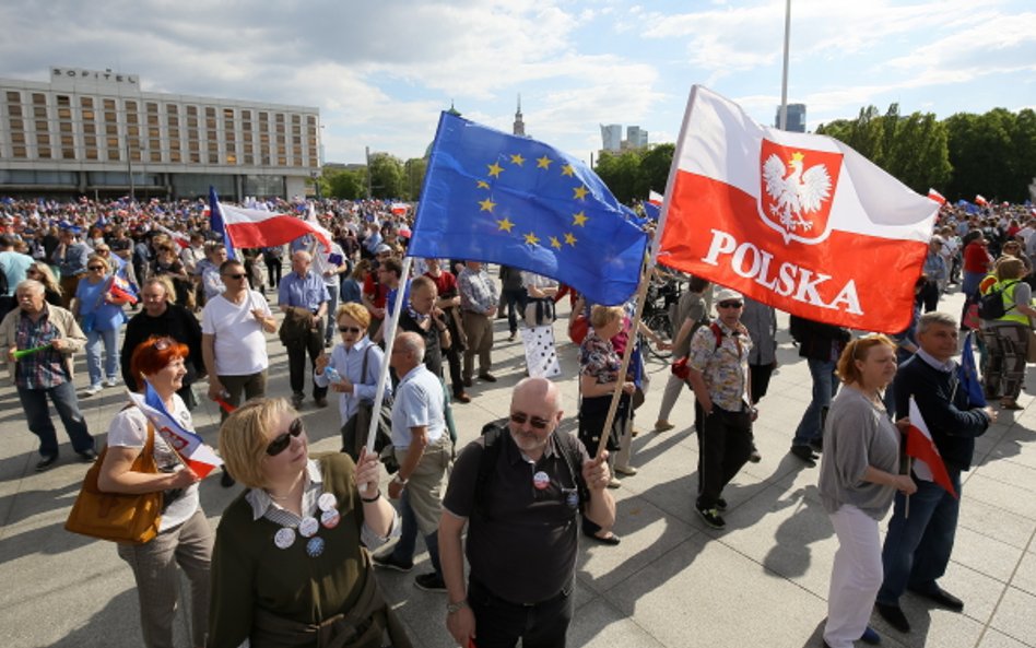 Policja o uczestnikach marszu KOD: Liczby obiektywne