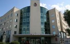 Urząd Dzielnicy Bemowo mieści się przy ul. Powstańców Śląskich 70