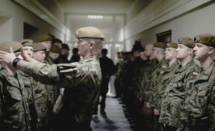 Obywatelu, kliknij w apkę i łatwiej zaciągnij się do armii