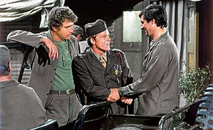 Śmiech lekarstwem na absurd wojny