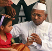 Głodujący od 5 do 9 kwietnia na jednym z głównych placów New Delhi działacz społeczny Anna Hazare do