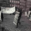 Demonstracja członków Ruchu "Wolność i Pokój" w 1988 r. we Wrocławiu