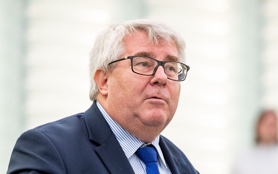 Ryszard Czarnecki i kilometrówki za 203 tys. euro. Jest decyzja prokuratury