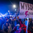Warszawa: Protest przed siedzibą TVP. Policja użyła gazu