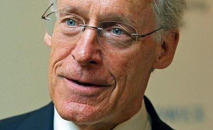 Robson Walton, przewodniczący rady dyrektorów koncernu Wal-Mart, zapowiada, że korupcyjne praktyki z